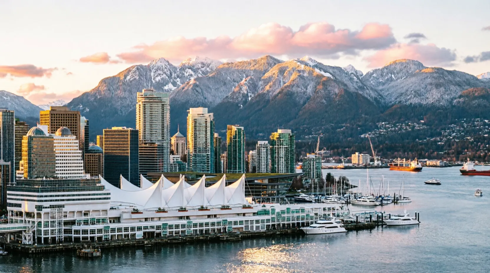 Port de Vancouver et montagnes côtières